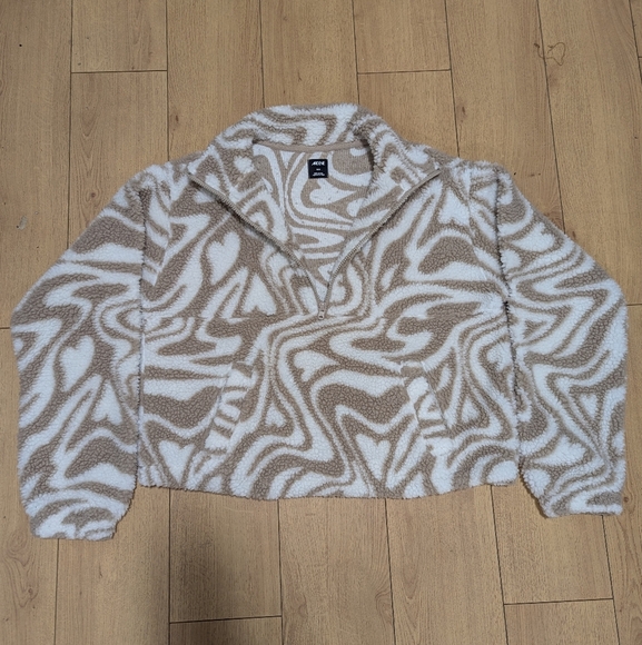 ARDENE Cozy Sherpa Swirl Latte Print Sweatshirt Women Size M - Picture 2 of 5